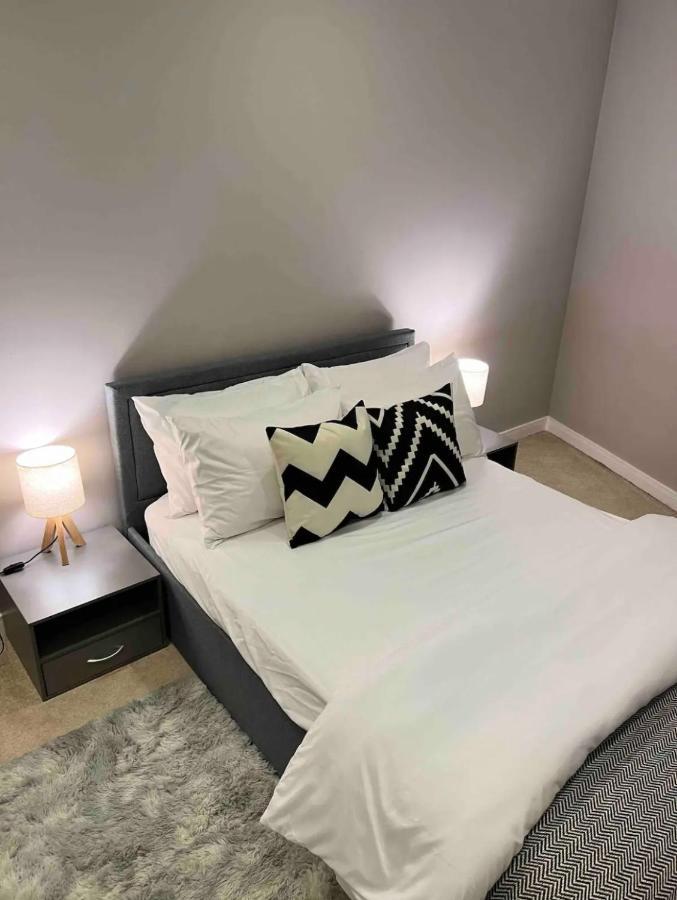 Modern Room Homestay In Apartment With Private Bathroom クロイドン エクステリア 写真